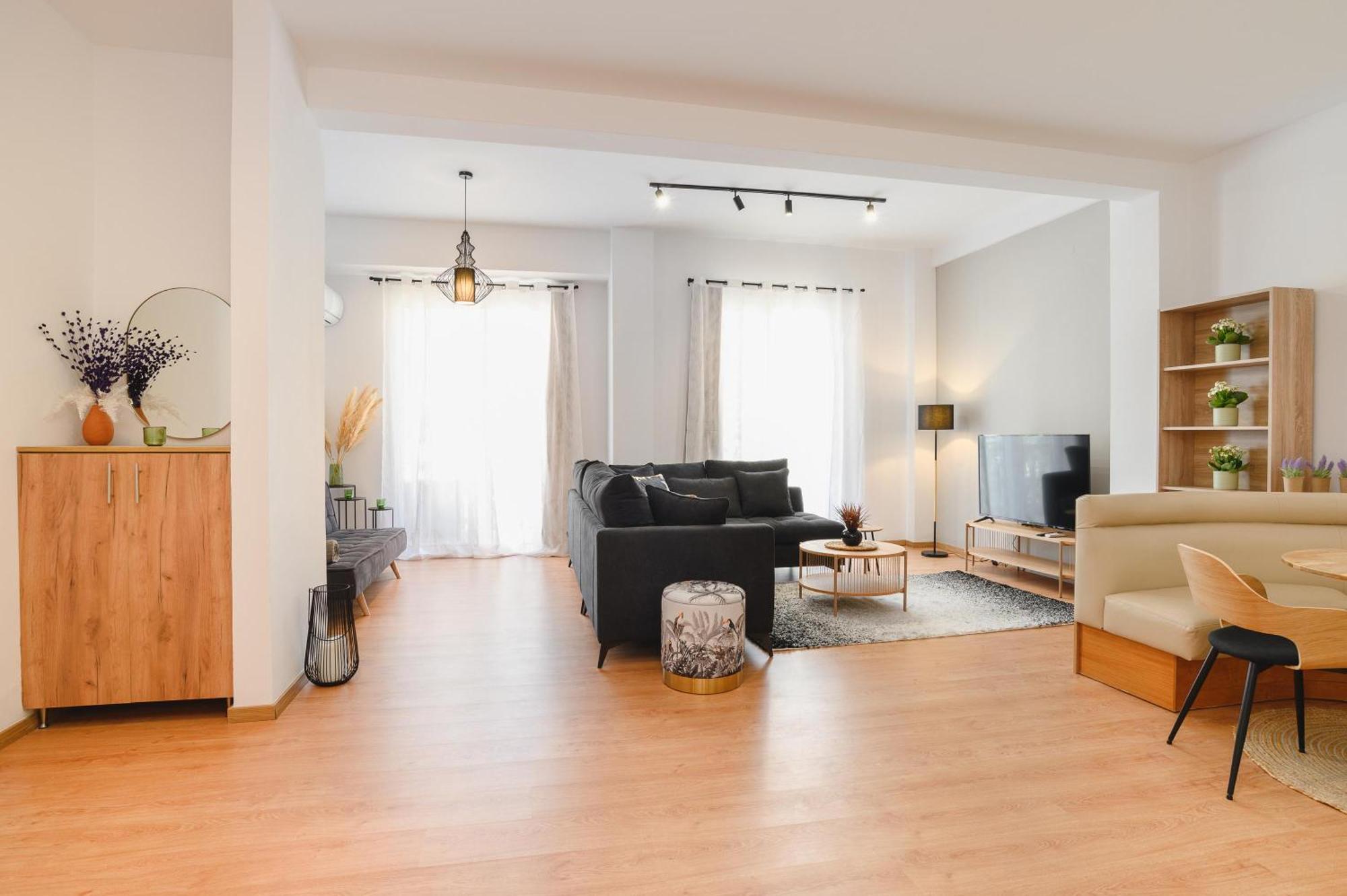 Mandraki Center Apartment